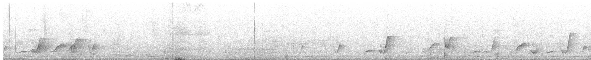 Mangrov Altuni Islıkçısı - ML426443321