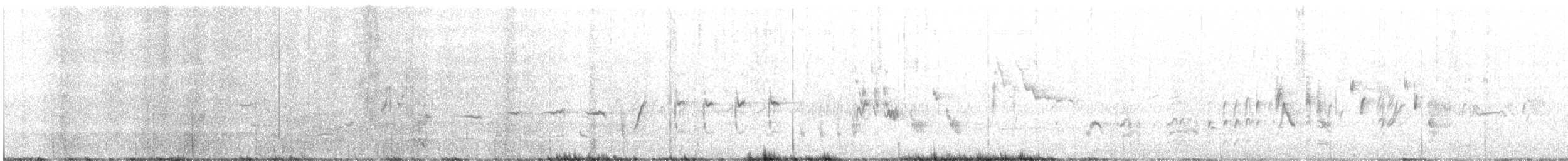 Lusciniole à moustaches - ML633950194