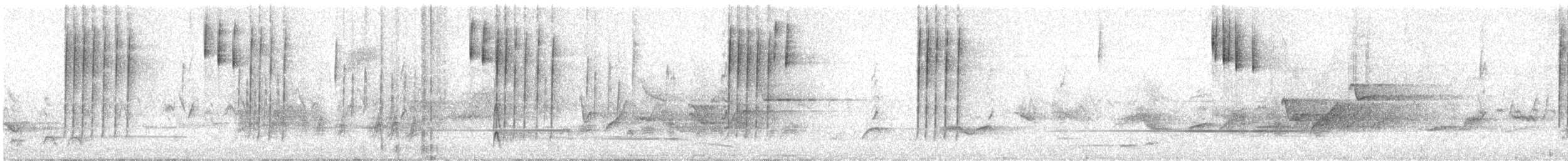 Хүрэн чихт хөмрөг - ML635867986