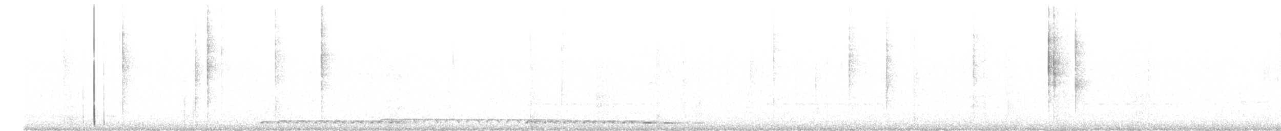 výreček bělovousý - ML639548309
