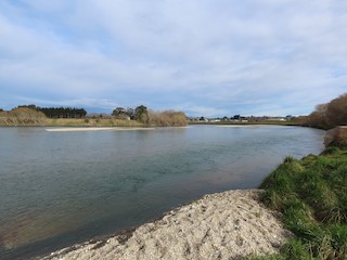 Balclutha--Clutha River at airport, Clutha District, Otago, New Zealand ...