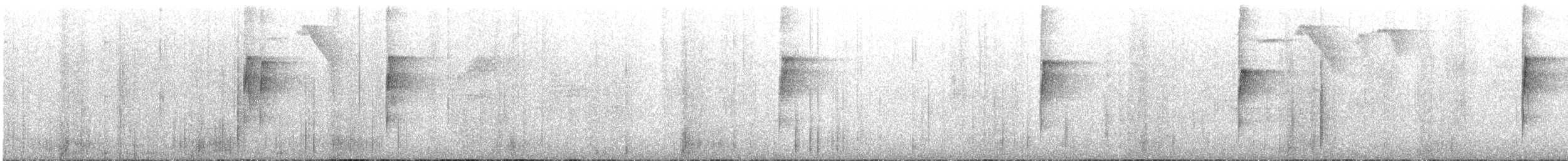 Gray-throated Leaftosser - ML641778355