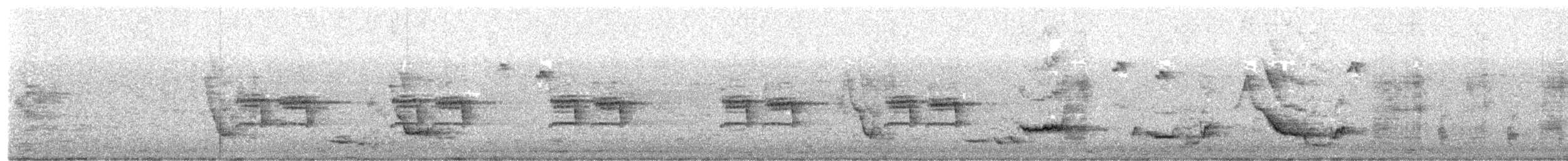 アオアズマヤドリ - ML644279955