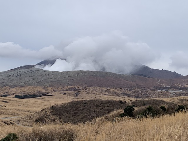 阿蘇岩松 阿蘇市--草千里ヶ浜(Aso--Kusasenri), Minamiaso, Kumamoto, Japan
